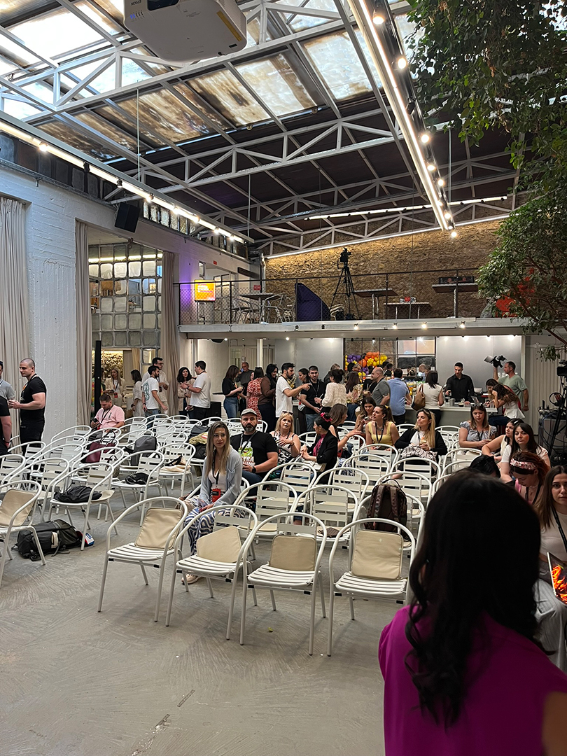 Live Streaming tou Workshop gia synergates tis Skroutz – Dimiourgia periechomenou kai psifiaki empnefsi