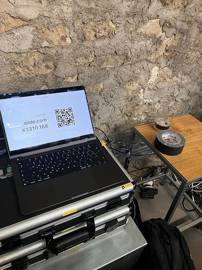 Live Streaming tou Workshop gia synergates tis Skroutz – Dimiourgia periechomenou kai psifiaki empnefsi