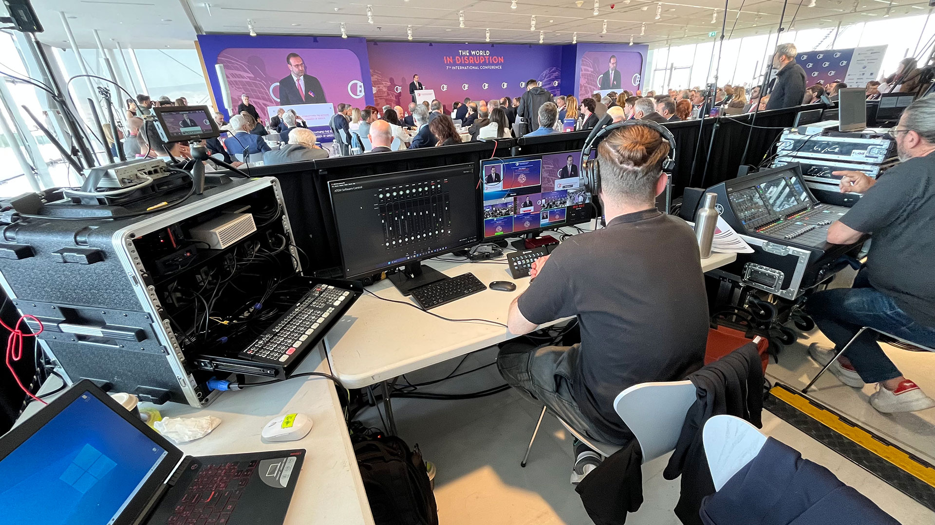 Live Streaming tou The World in Disruption apo ton OEE
